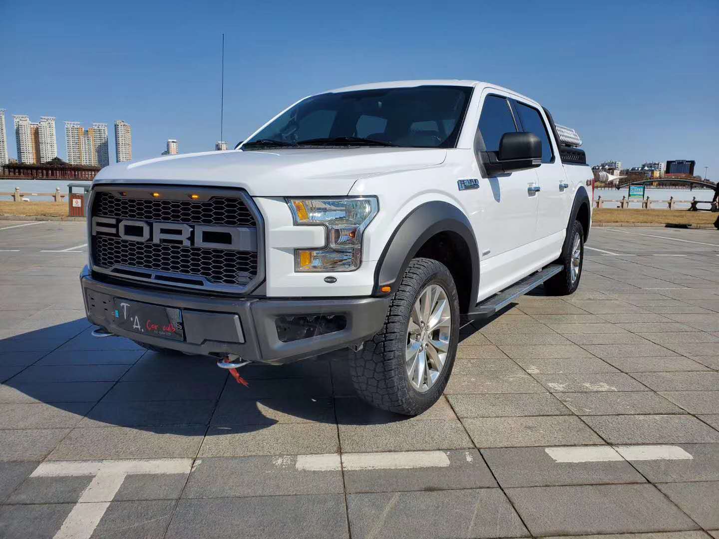 成都租福特猛禽f150皮卡多少錢一天