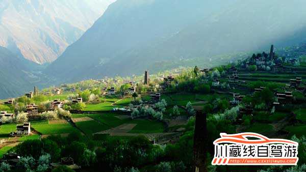 成都旅游包車帶你領略不一樣的世外桃源